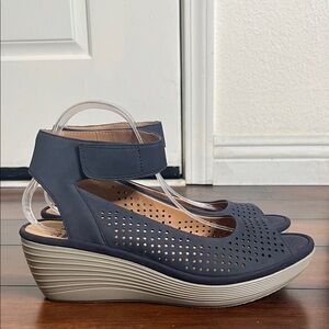 Clark's Collection Women's Reedley Selene Wedge Leather Sandal Navy size 10 New